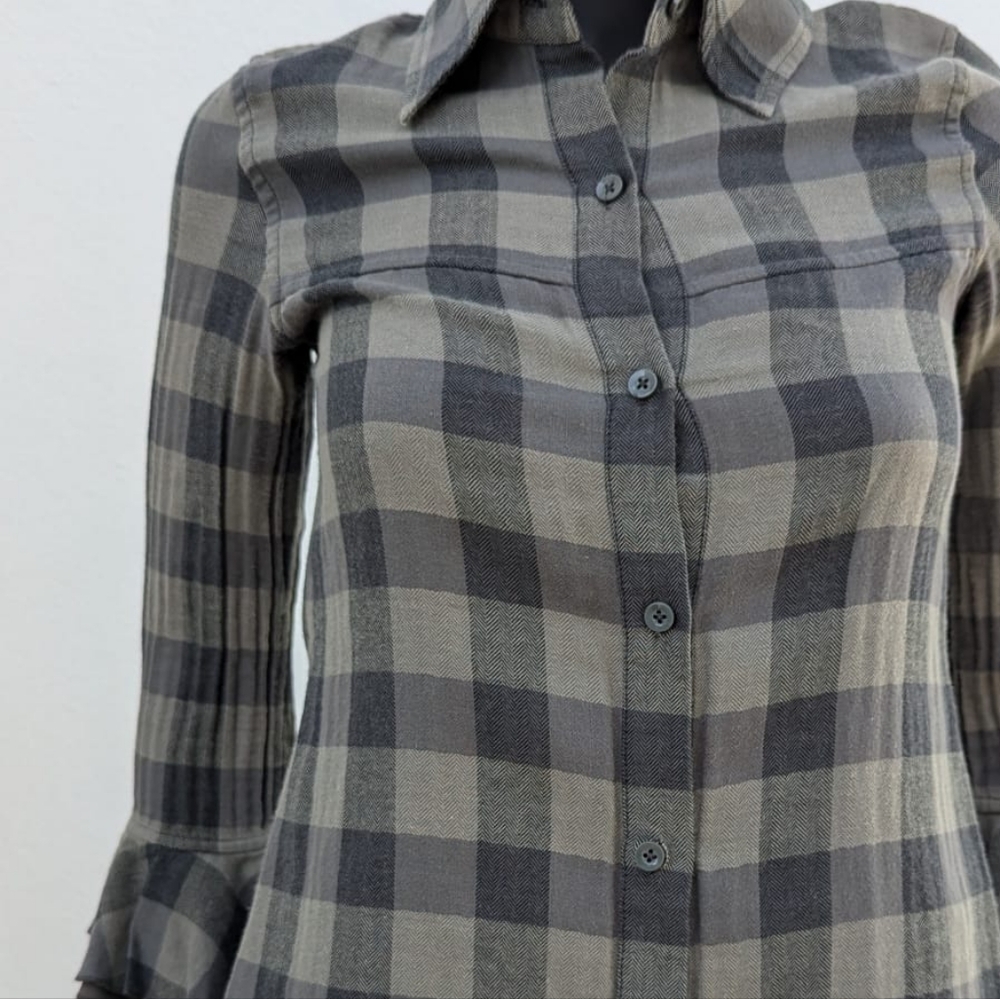 ⭐ Alice + Olivia Plaid Checkered top with bell flared sassy quarter sleeves - Picture 7 of 16